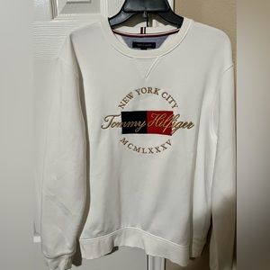 Men’s Tommy Pullover Sweatshirt- Fairly New